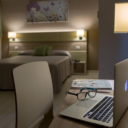 Hotel Cristina Наполи Екстериор снимка